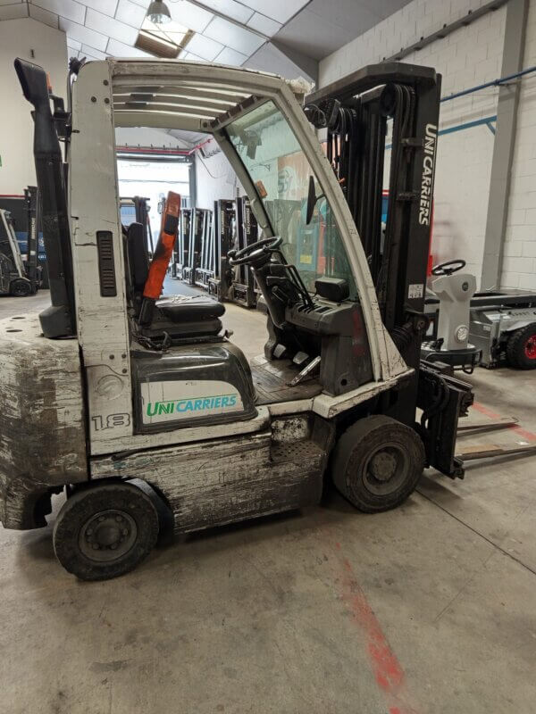 CARRETILLA ELEVADORA DIÉSEL NISSAN 2