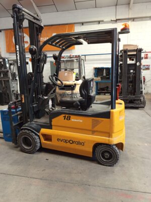 CARRETILLA ELEVADORA ELÉCTRICA KOMATSU MATRICULADA