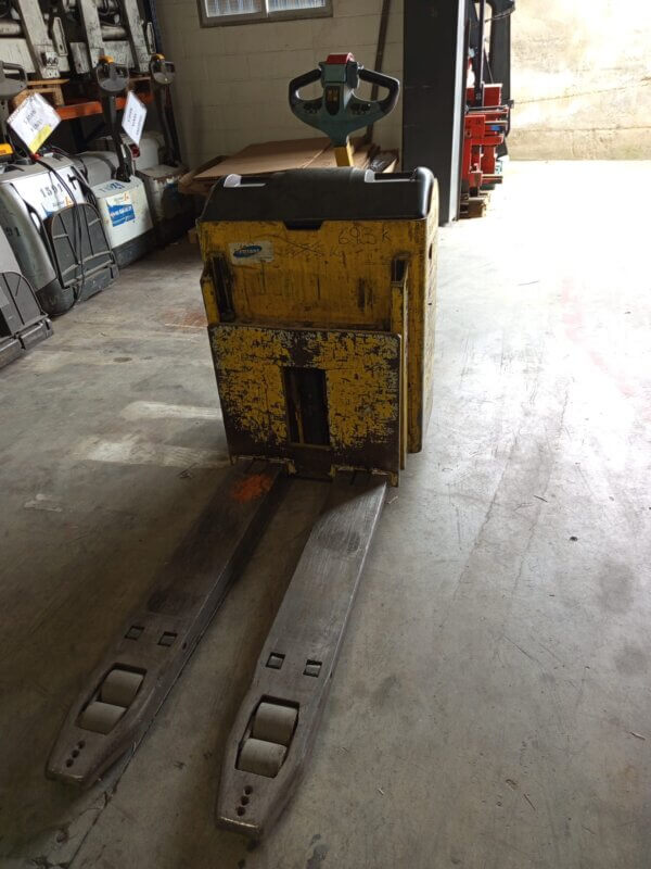 TRANSPALETA ELECTRICA HYSTER