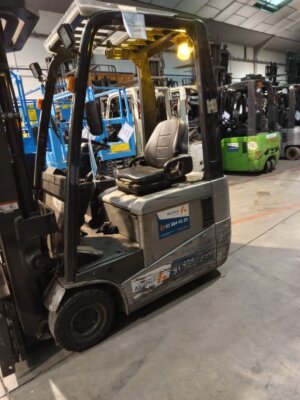 CARRETILLA ELEVADORA ELÉCTRICA NISSAN